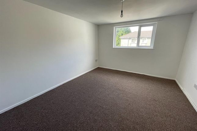 17 Wind Street, Ammanford photo 4