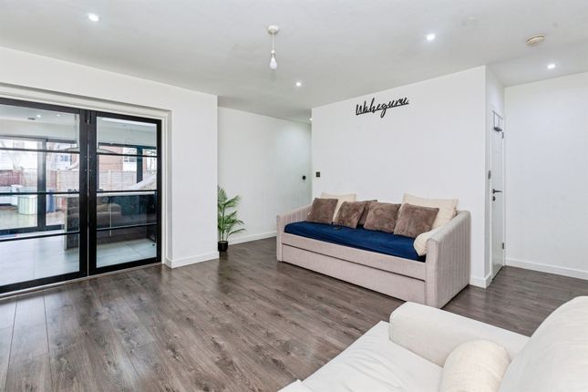 147a, Grasmere Avenue, Slough photo 3