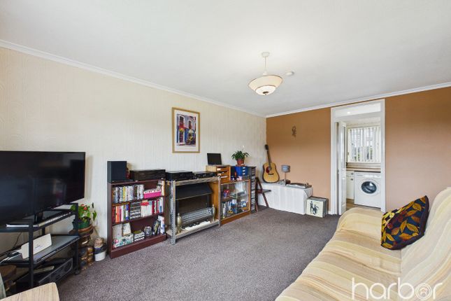 2/1 155 Inveresk Street, Greenfield, Glasgow photo 3