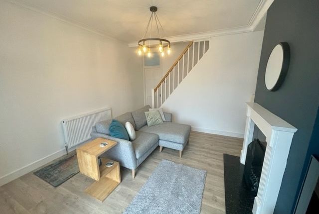 14, Springfield Mount, Leeds photo 2