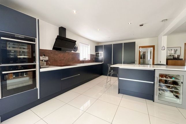 13 Lansdowne Road, Manchester photo 3