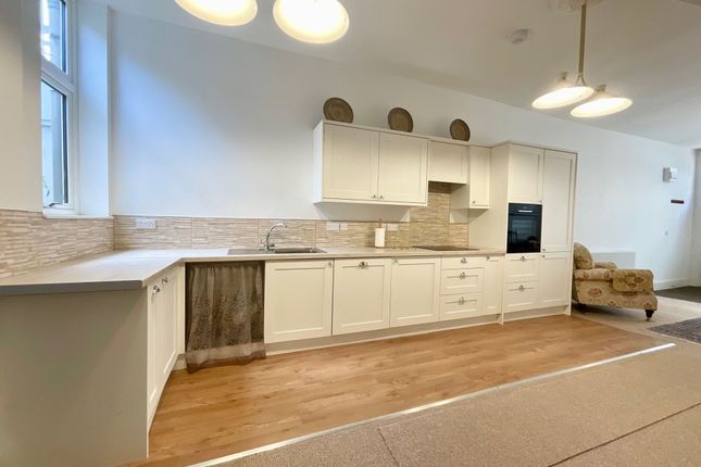 24 Eastborough, Scarborough photo 4