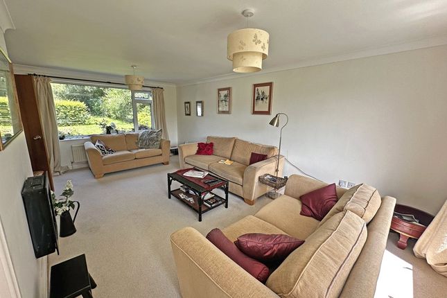 32, Durrant Way, Lymington photo 2