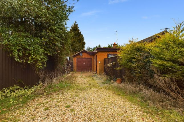 Detached bungalow for sale in Railway Lane North, Sutton Bridge, Spalding