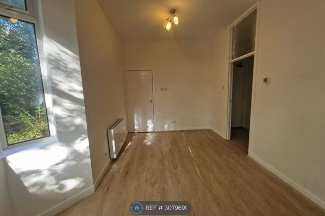 Godfrey Road, Salford photo 5
