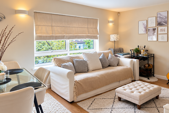 Flat 7, 45 Sunningfields Road, London photo 5