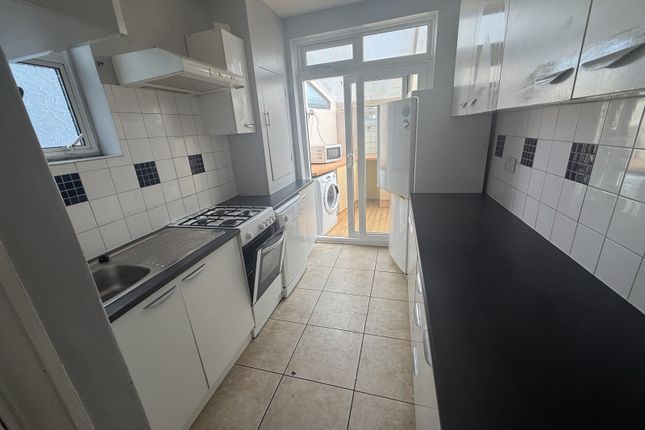 17, FAIRDALE GARDENS, HAYES photo 4