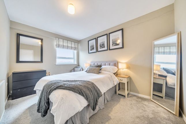 Flat E, 296, Brixton Road, London photo 2