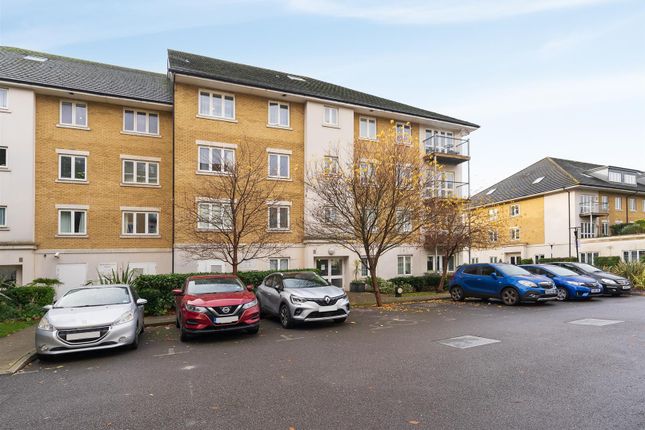 Flat for sale in Park Lodge Avenue, West Drayton