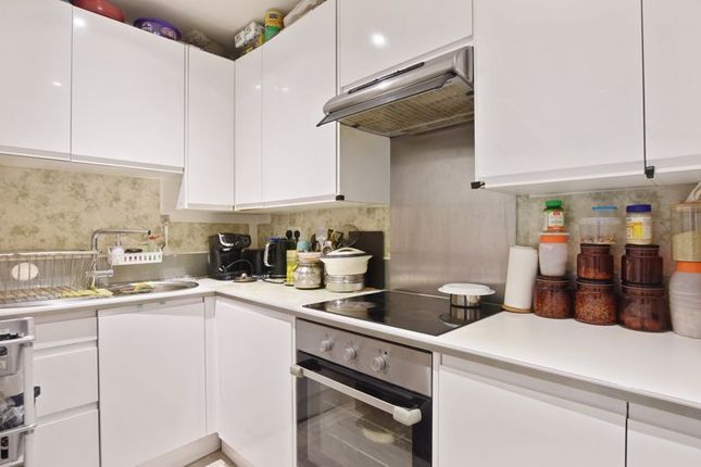 Flat for sale in Imperial Drive, North Harrow, Harrow