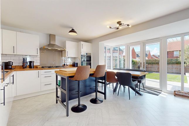 5, Maia Way, Milton Keynes photo 3