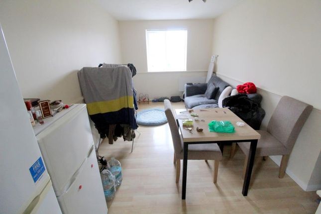 31, Bridgewater Court, Slough photo 4