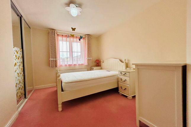 93, Girton Way, DERBY photo 3