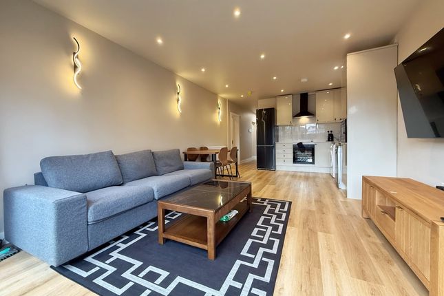 32, Ingram Way, Greenford photo 2