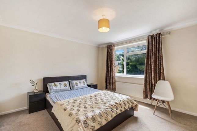 Flat 15, Well House Woodmansterne Lane, Banstead photo 4