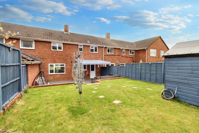 Terraced house for sale in Proctor Close, Thornhill