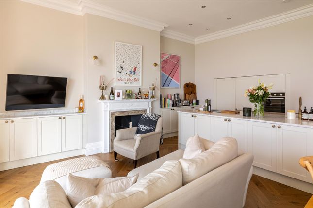 Flat 3, 6, Royal Crescent, Brighton photo 3