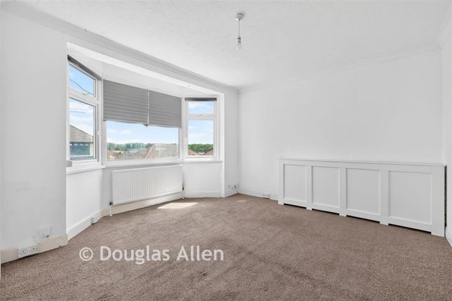 54A, Crystal Avenue, Hornchurch photo 4