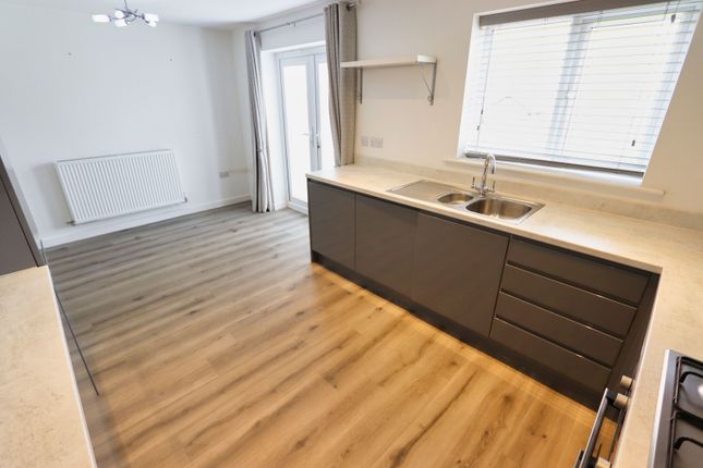 78, Holdenby Drive, Corby photo 4
