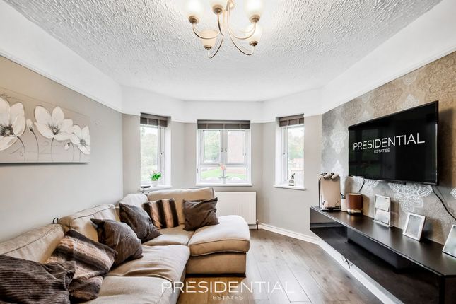 24 Woodbridge Court Vicarage Road, Woodford Green photo 4