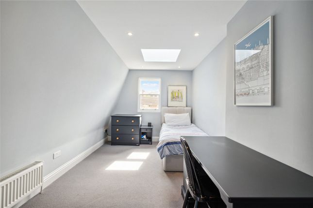 Terraced house for sale in Ravenswood Road, London