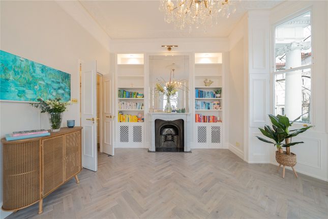 Flat for sale in Palace Gardens Terrace, London