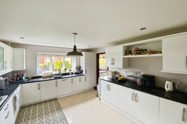 1, Daisyfield Drive, Hull photo 3