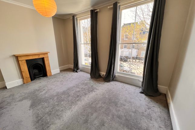 Thumbnail Triplex to rent in Cloudesley Road, London