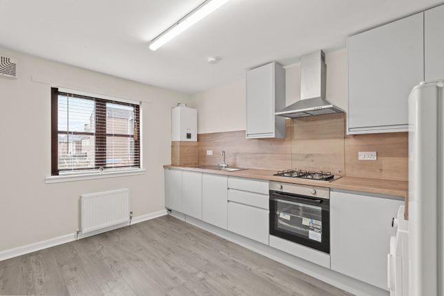42/10 East Main Street, Armadale, West Lothian photo 3