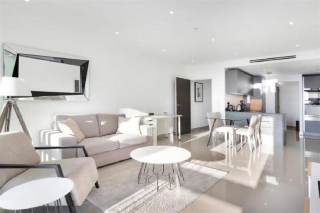 Thumbnail Flat to rent in Conquest Tower, Blackfriars, Road