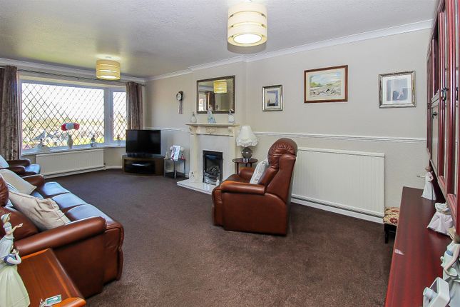 50, Wentworth Drive, Wakefield photo 4