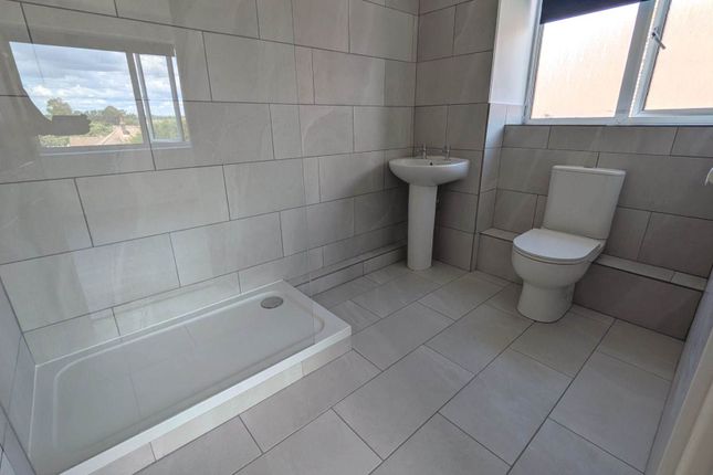 5, Southdown Court, Stocks Lane, Chichester photo 3
