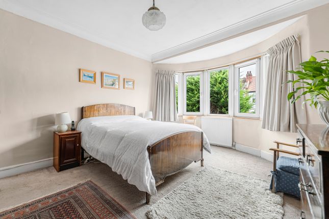 Bedroom 1 (2)