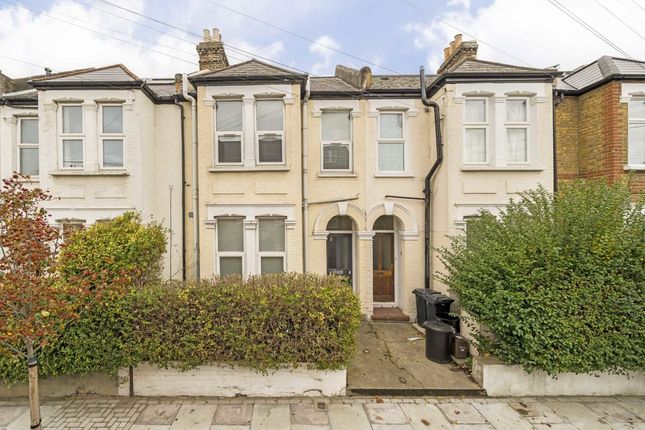 2-bed flat on 24A, Brightwell Crescent, London, £475,000