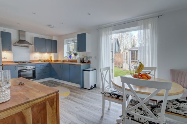 8, Snowdrop Close, Princes Risborough photo 4