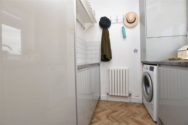 6, West Lea Drive, Wakefield photo 5