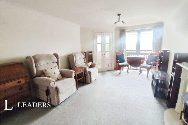 Flat 34, Highfield Court, 75, Penfold Road, West Sussex photo 3
