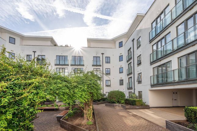 Flat for sale in Holford Way, Roehampton, London