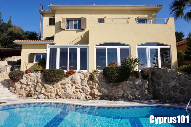 Villa for sale in 1140 Kamares, Tala, Paphos, Cyprus