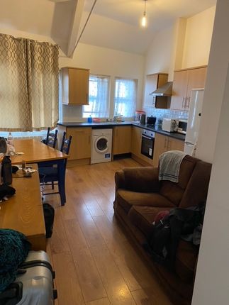Thumbnail Flat to rent in Upper George Street, Luton