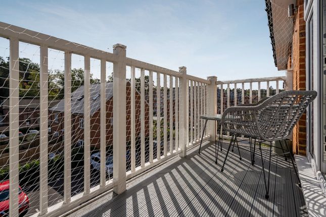 Apt 12, Bathurst House, Ascot photo 4