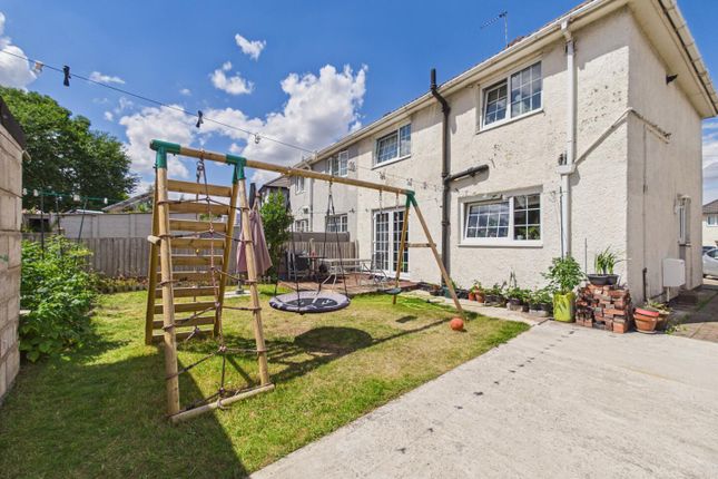 30, Elizabeth Drive, Castleford photo 3