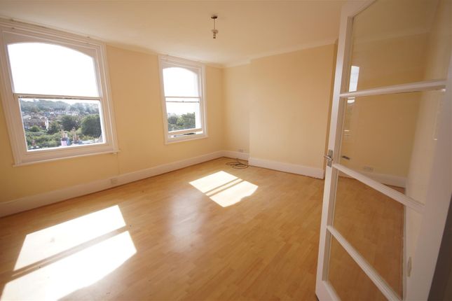 Flat 3, 4, Quarry Terrace, Hastings photo 2