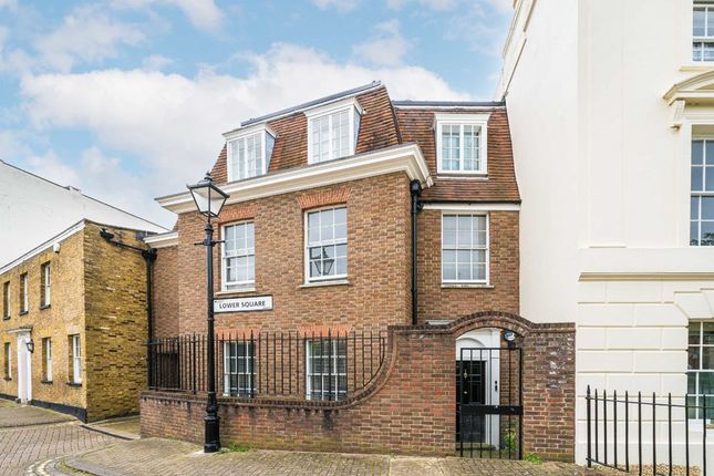 Thumbnail Maisonette to rent in Lower Square, Isleworth