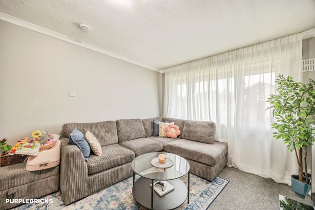 Ogilvie Way, Livingston photo 3