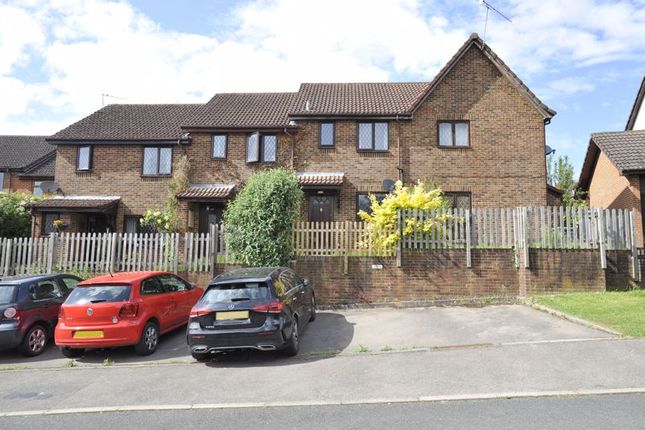 2 bed terraced house to rent in Mill Close, Haslemere GU27