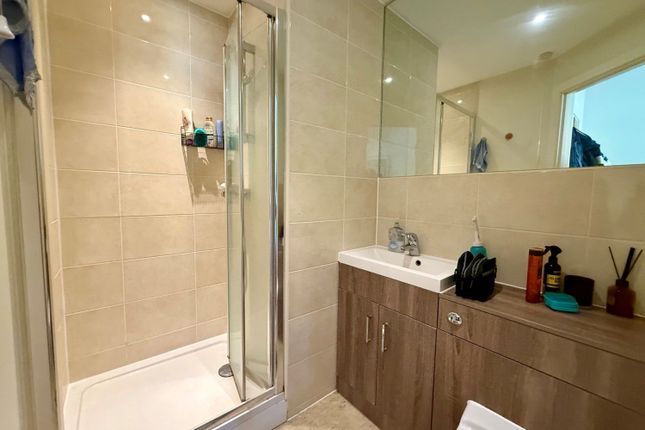 Flat 10, Charter House, 426 Avebury Boulevard, Milton Keynes photo 3