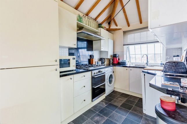 Flat for sale in Hollington Road, Raunds, Wellingborough