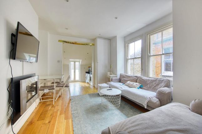 4-bed flat on 58, Gilbey Road, London, £3,900/mo