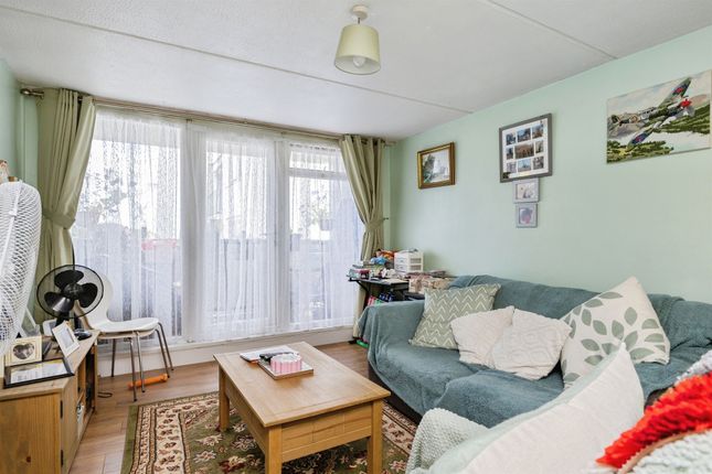 27, Devondale Court, Dawlish photo 4